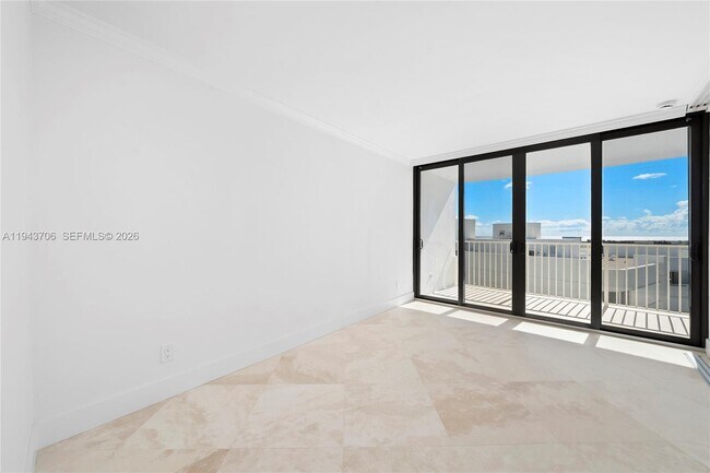 Foto del edificio - 3590 S Ocean Blvd