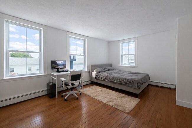 Foto del edificio - 210 Chestnut Hill Ave
