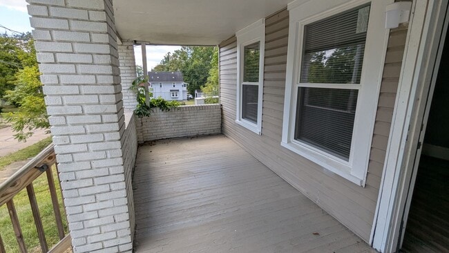 Building Photo - 636-638 Fern St