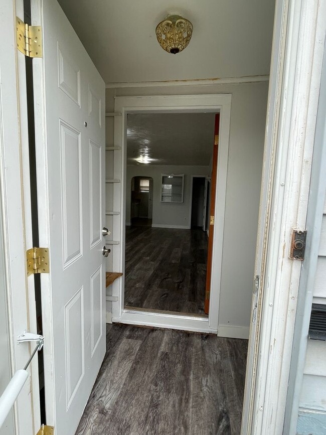Building Photo - 1021 Dilger Ave