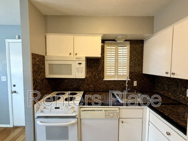 Foto del edificio - 2418 E 59th Ct