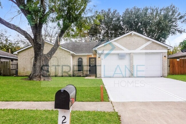 Building Photo - REDUCED!