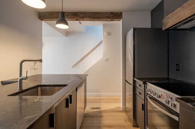 Photo du bâtiment - 41 Burlington St E