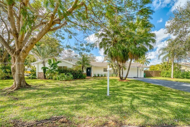 Building Photo - 12620 SW 114th Ave