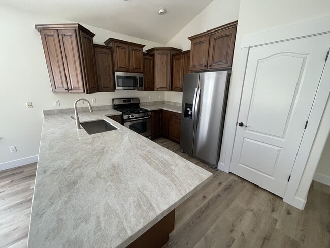 Foto del edificio - 1957 Fielding Hill Ln