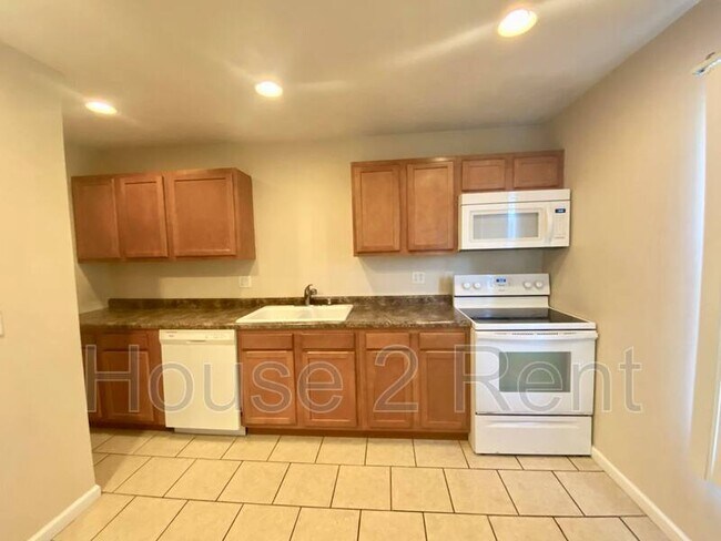 Building Photo - 1307 W White St