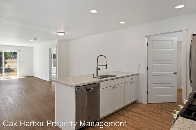 Foto del edificio - 4 br, 2.5 bath House - 1790 NW 6th Ave