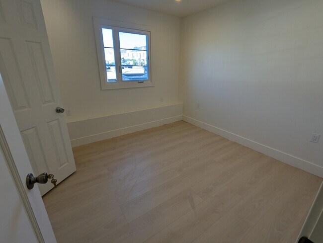 Dormitorio 1 - 1801A 28th Ave