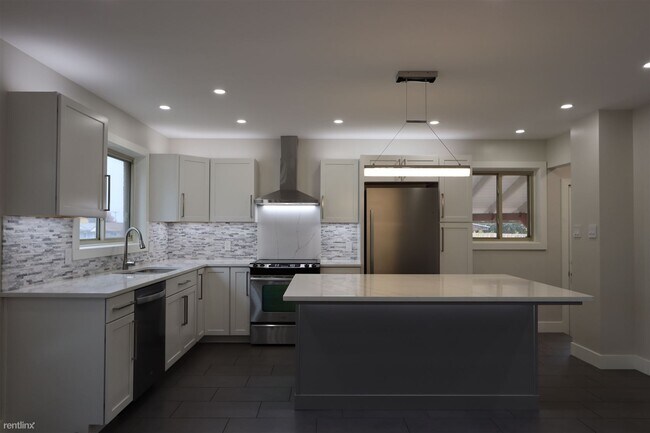 Building Photo - 3 br, 1 bath House - 10863 Pearl Court