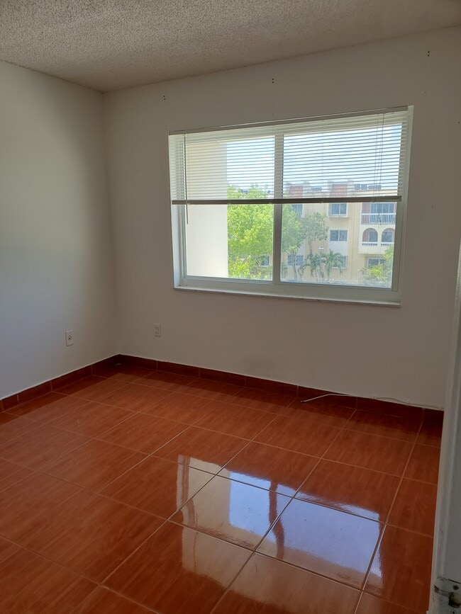 Building Photo - 7732 Camino Real