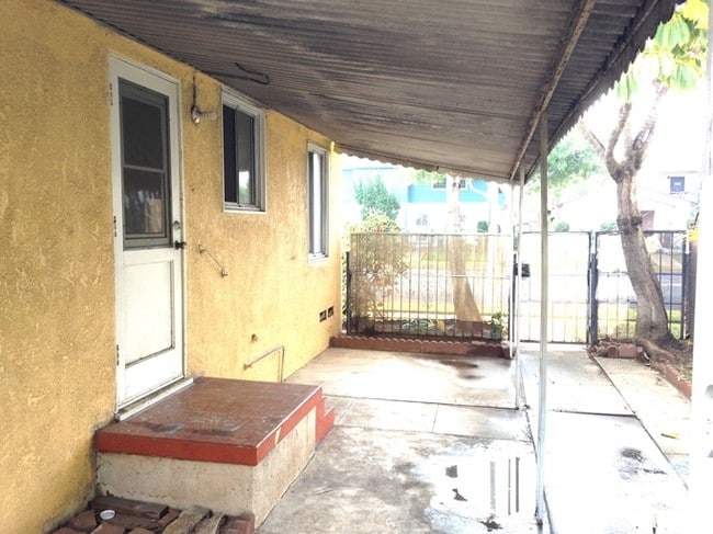 Building Photo - 2227-2233 Hendricks Ave