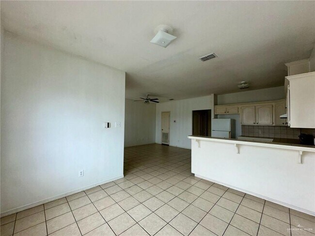 Foto del edificio - 13 Hill Crest Dr