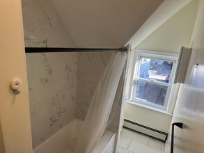 Building Photo - 106 Taylor St