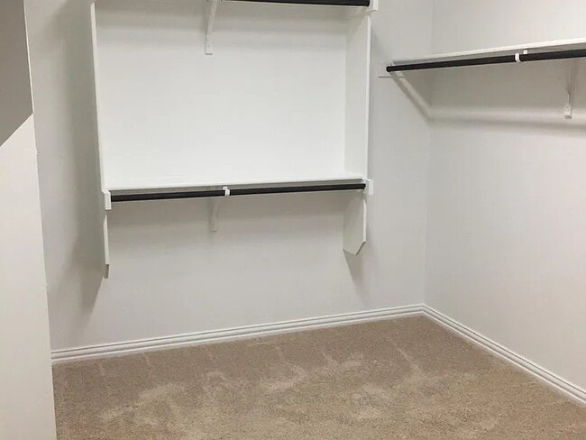 Foto del edificio - 2416 Leeward Pl