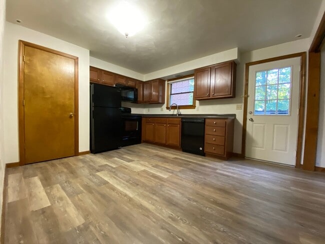 Foto del edificio - Lovely 2 Bedroom Townhouse with Private Pa...