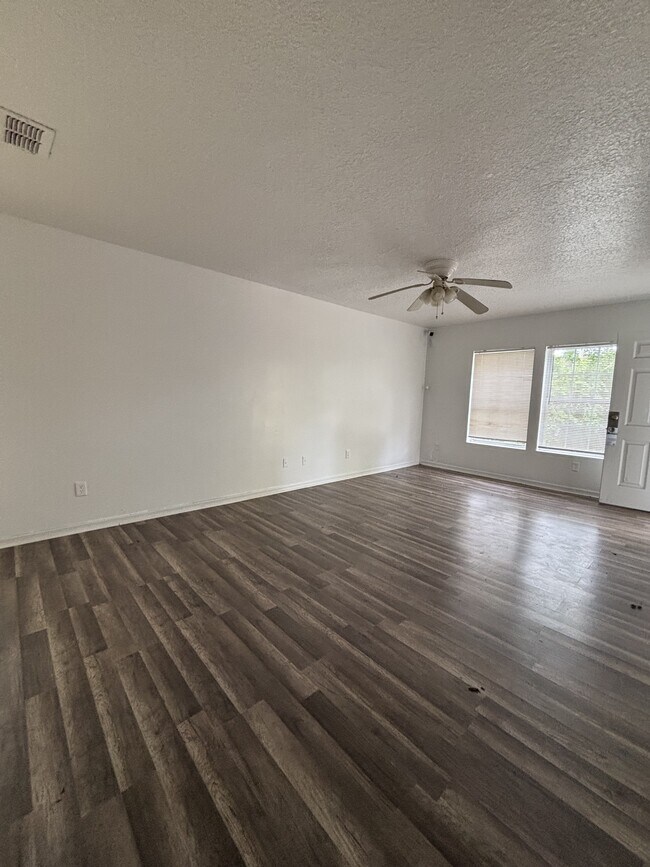 Foto del edificio - 914 W 19th St