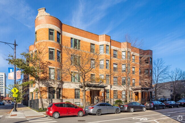 Building Photo - 4800-4808 N Kenmore Ave