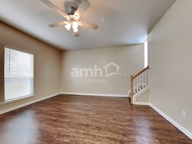 Foto del edificio - 9146 Prosperity Lake Dr