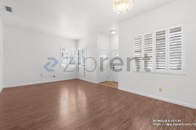 Foto del edificio - 27 Silver Poplar Ct