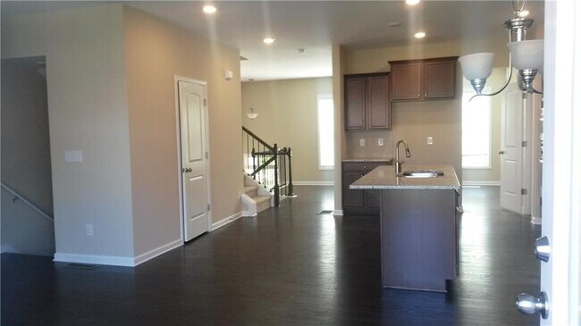 Foto del edificio - 828 Ivy Vine Way