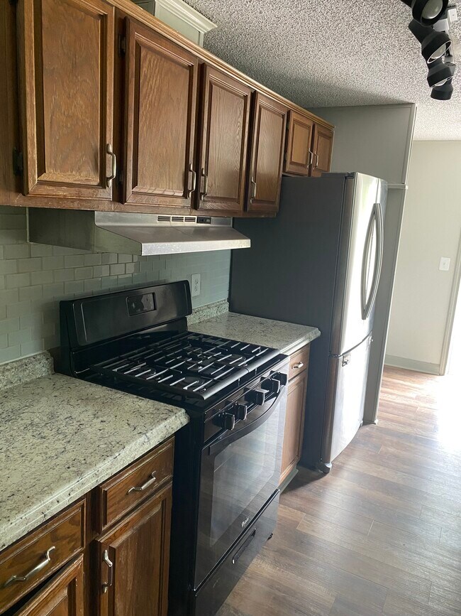 Foto del edificio - 16422 Waverly Dr