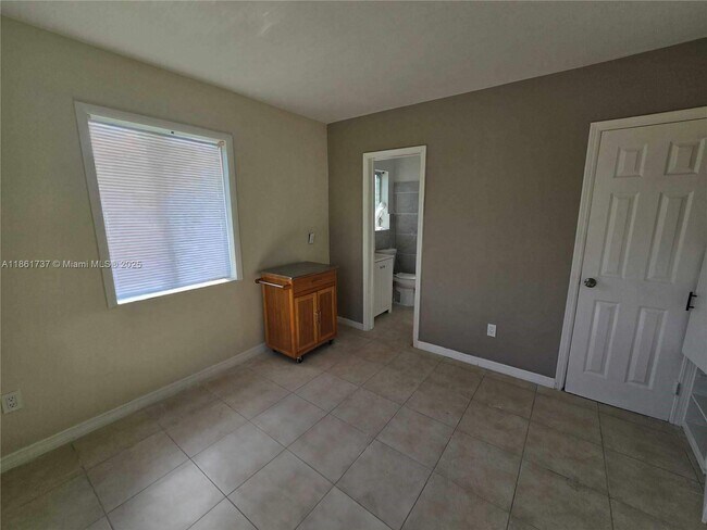 Foto del edificio - 724 SW 7th Terrace