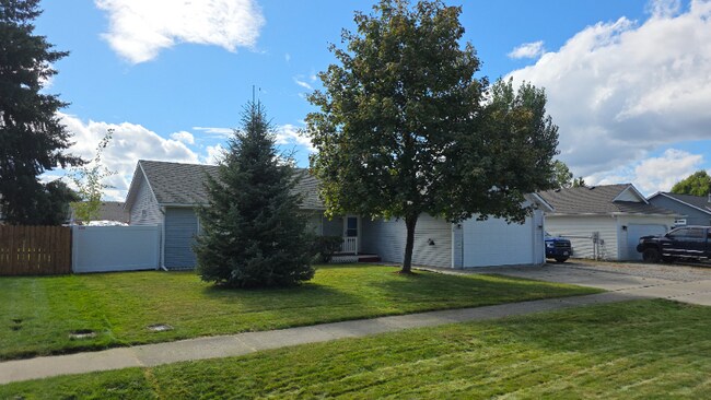 Building Photo - 1428 W Heron Ave