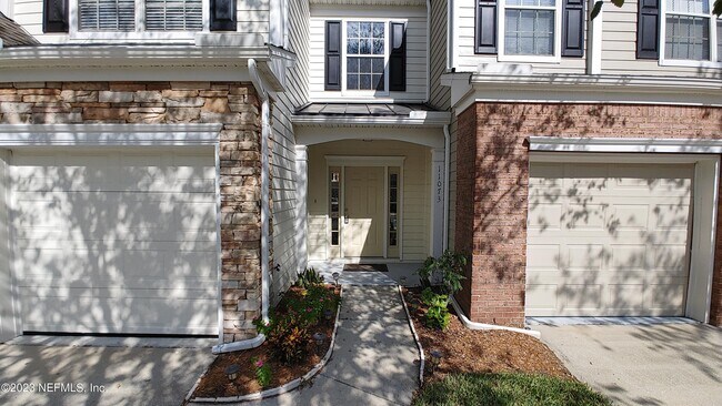 Building Photo - 11073 Castlemain Cir E