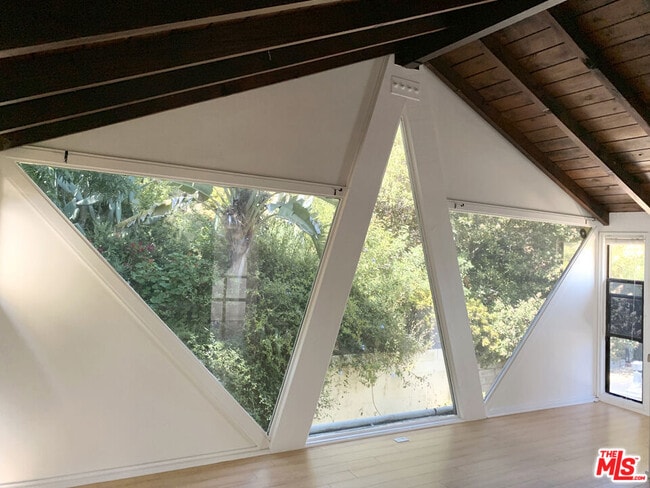 Foto del edificio - 8437 Ridpath Dr