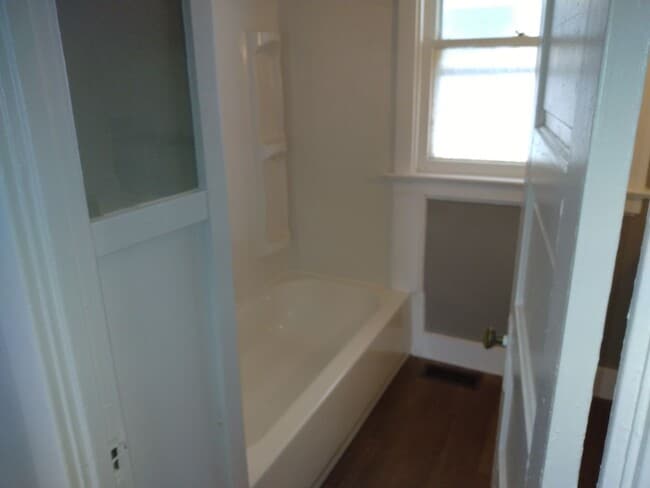Building Photo - 3BR/1BA