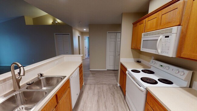 Foto del edificio - Single Level  House in Sandy- Great Open Floor Plan- Pet Friendly!