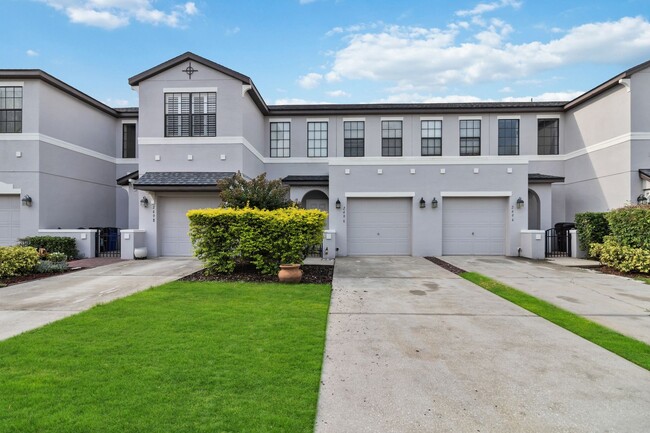 Building Photo - PENDING APPLICATION-Beautiful 2/2.5 Townho...