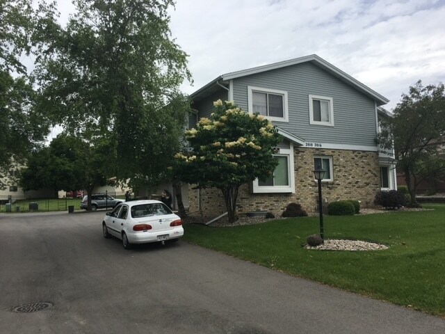 Casa tranquila y bien cuidada. - 2014 McKenna Blvd
