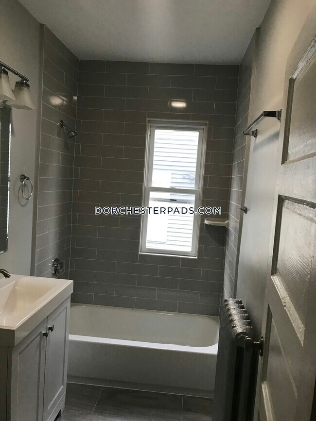 Foto del edificio - 109 Pleasant St.