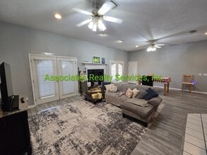 Building Photo - 2144 SW 41 Ln