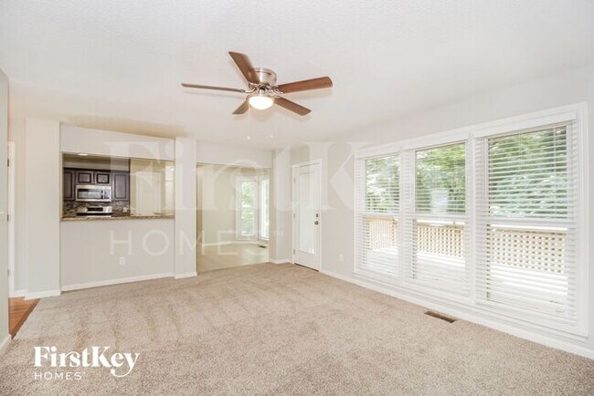 Foto del edificio - 191 Hunters Creek St
