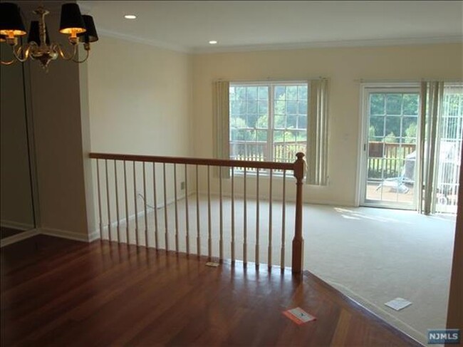 Building Photo - 52 Heather Ln