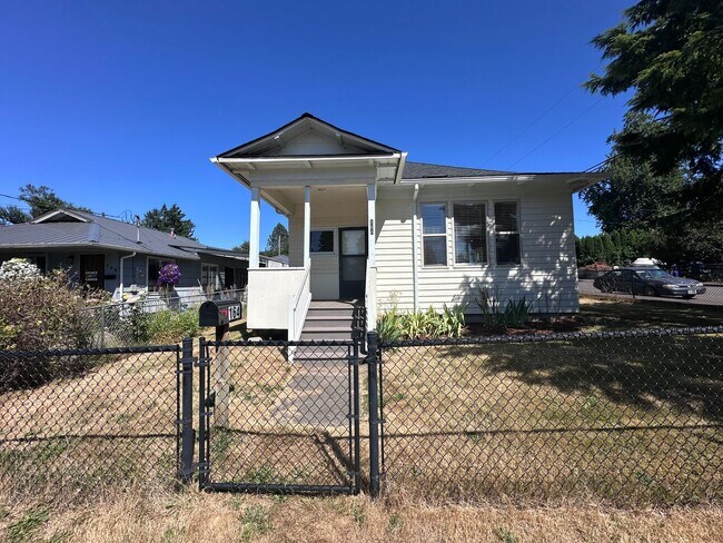 Foto del edificio - Great Gresham home on corner lot, fully fe...