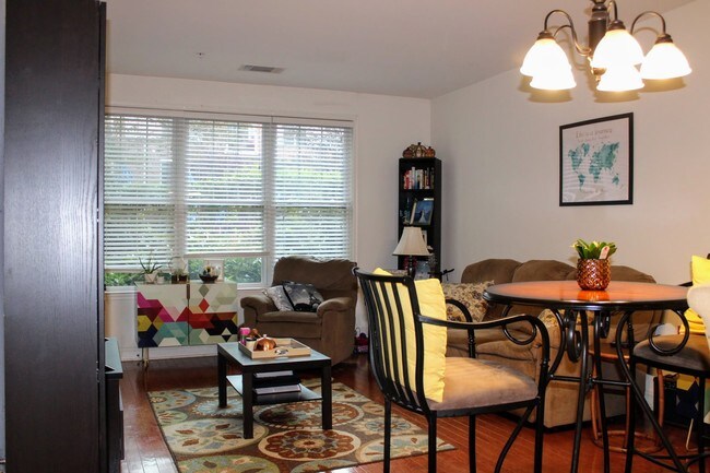 Los cursos y exámenes de Colocación Avanzada (Advanced Placement) en Southwest cuentan con una tasa de participación del 67%. - 200 W Elm St