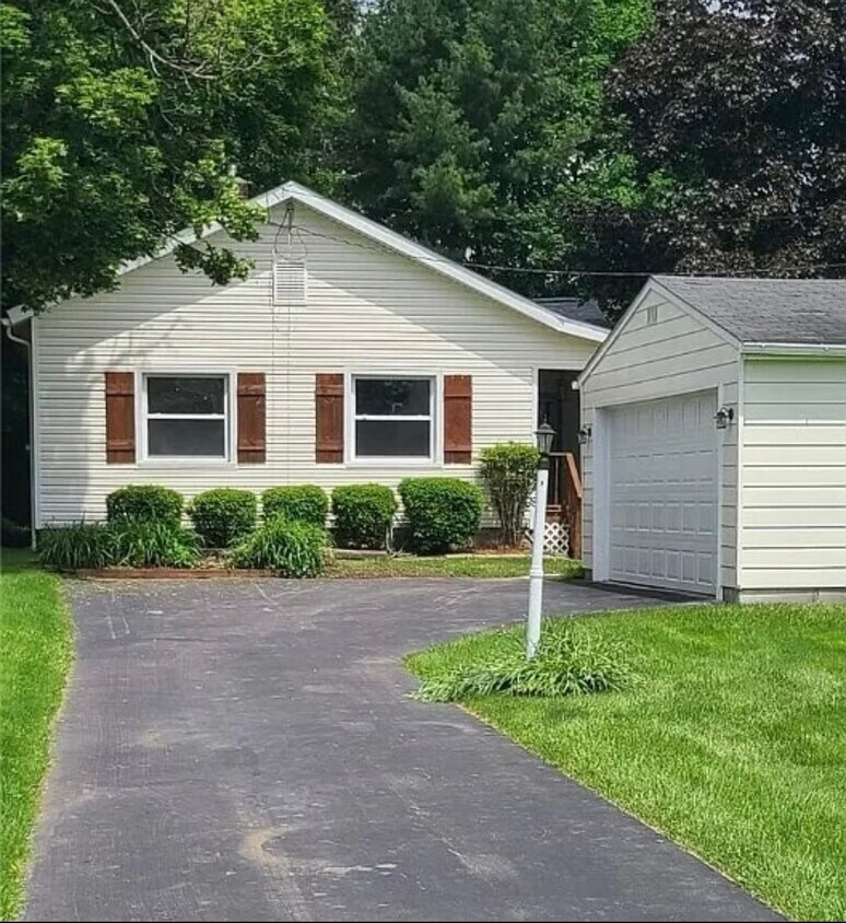 Foto principal - 230 Clarencedale Ave