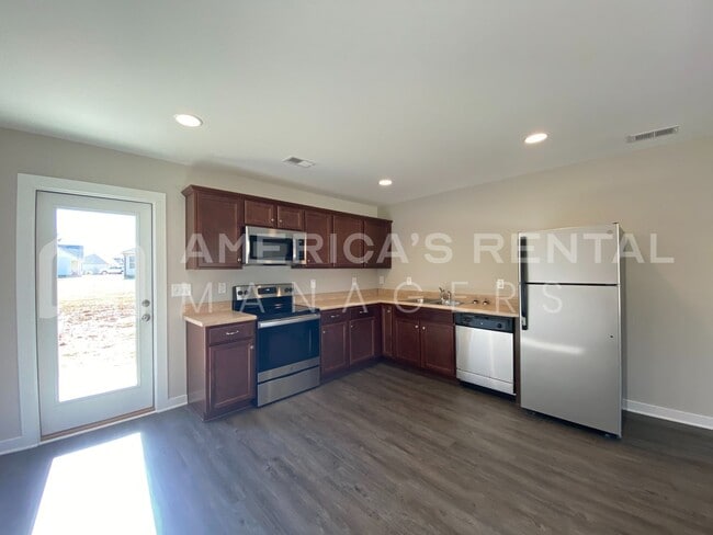Building Photo - Home for Rent in Talladega, AL! View with 48 Hours Notice!