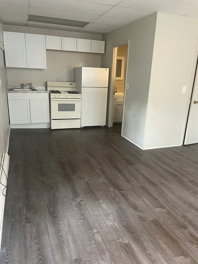 Foto principal - 1099 S Clinton Ave