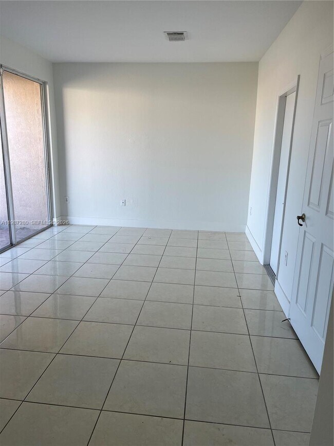 Building Photo - 27501 SW 138th Ave