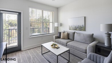Building Photo - 5102 Station Dr