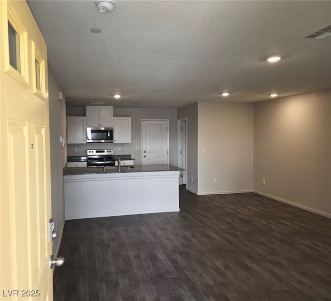 Foto del edificio - 1130 Scarlet Sparrow St