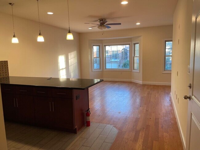 Building Photo - 137 Terrace Ave