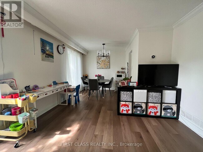 Photo du bâtiment - 1144 Jamesway Blvd