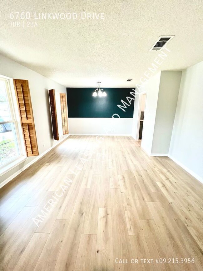 Building Photo - Beautiful 3 Bedroom 2 Bath Beaumont West E...