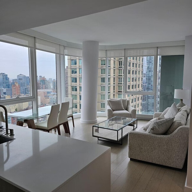 Building Photo - 1626 Broadway-ID1461706P