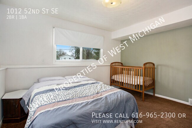 Foto del edificio - Available Now | 2 Bed 1 Bath Lower Unit Ap...